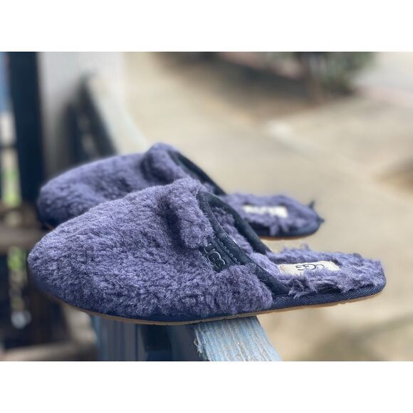 UGG® Women’s Fluffette slippers Navy Sz 6 US - Picture 1 of 10